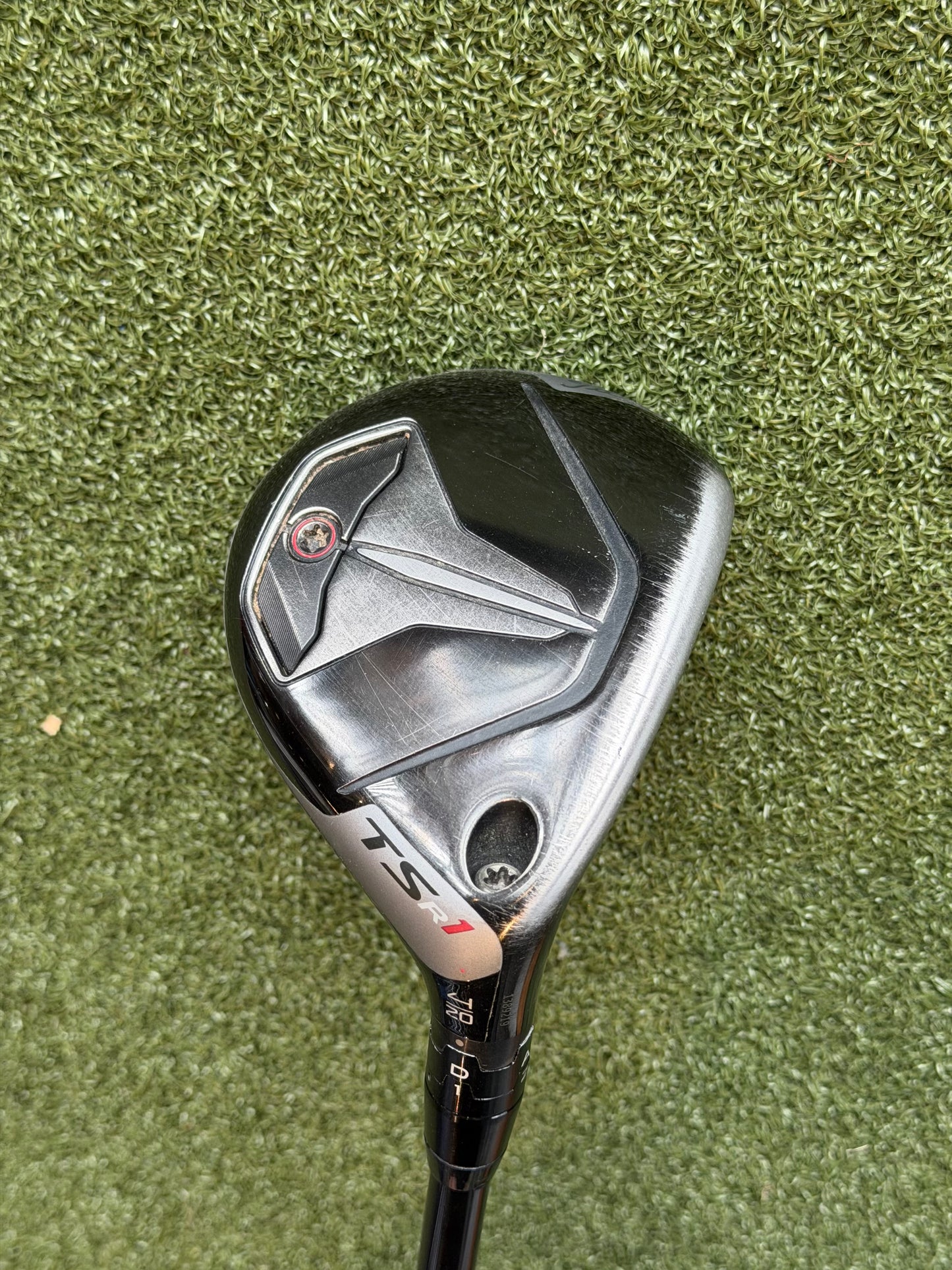 Titleist TSR1 4 Hybrid for long-game forgiveness at ReGolf - product photo