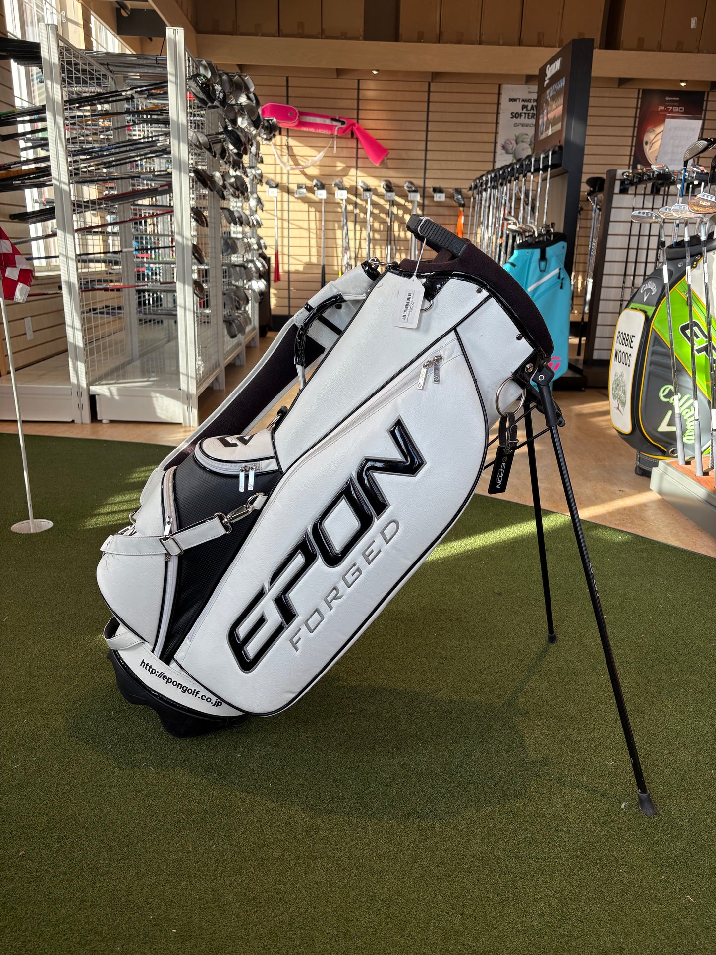Epon Forged Stand Bag White