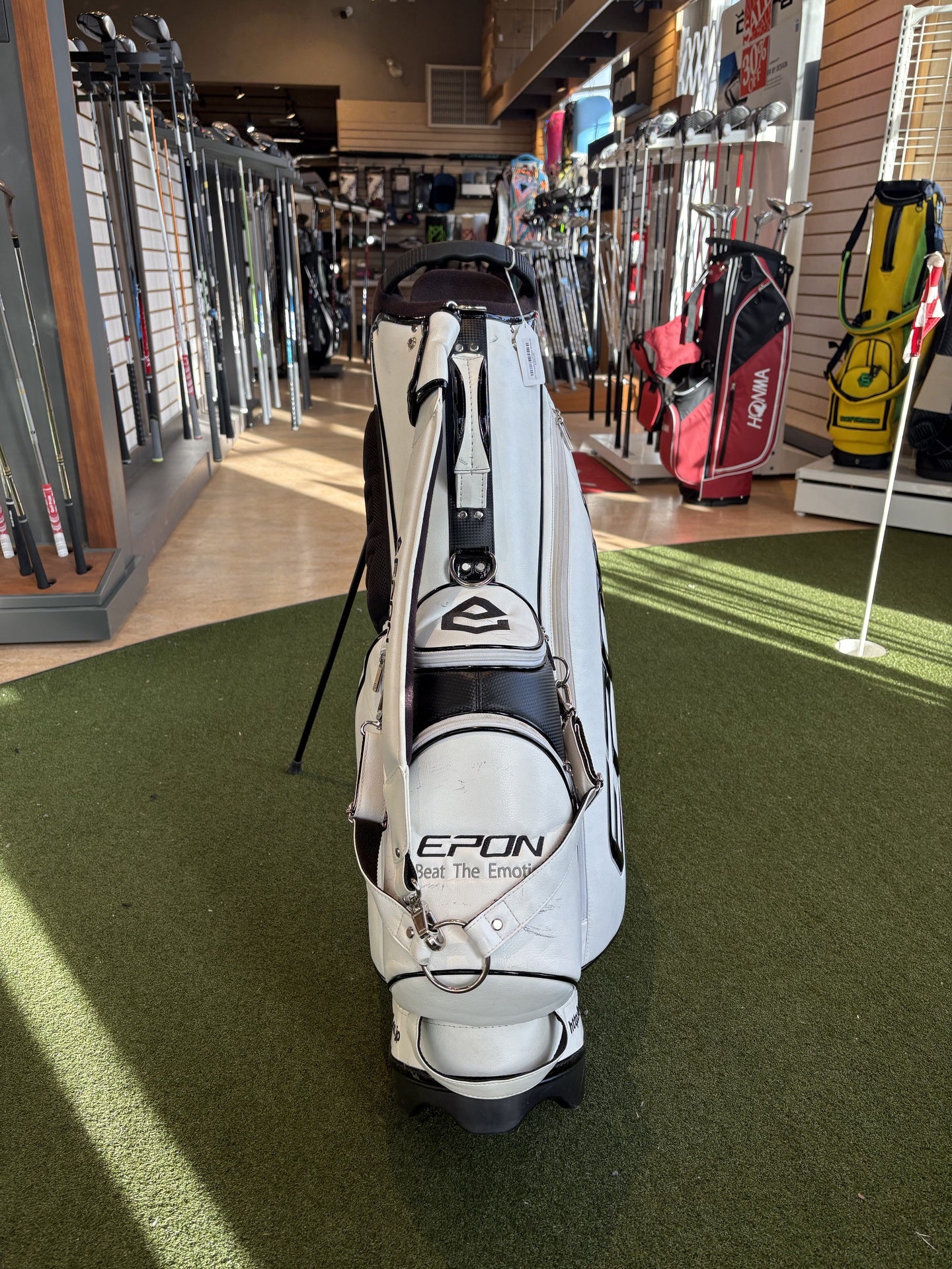 Epon Forged Stand Bag White