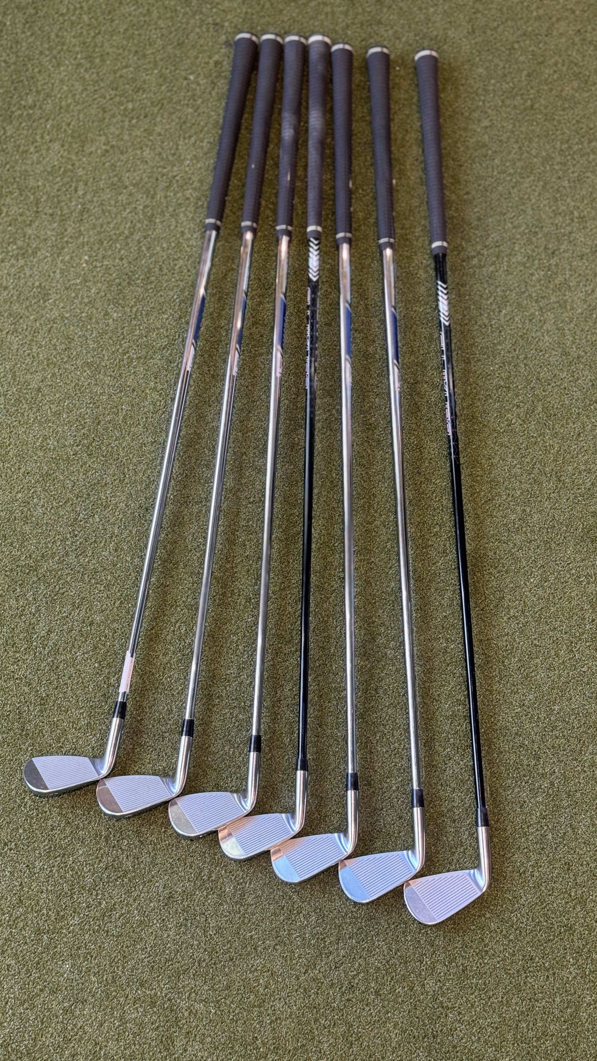 Callaway RAZR X Forged 4~P iron set 4-P Steel shaft showing Jailbreak construction