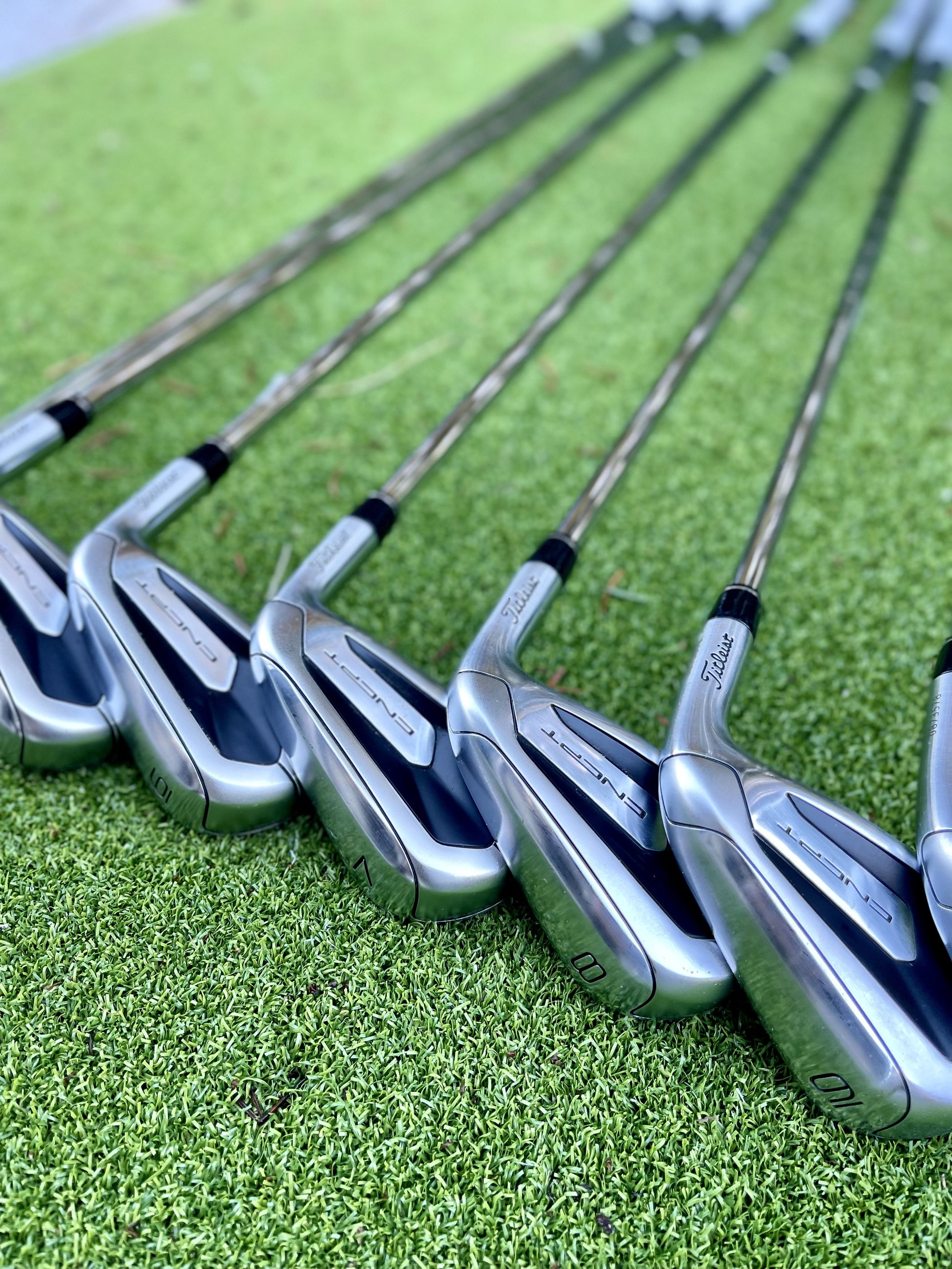 Titleist CNCPT CP-04 4~P RH S iron set 4-P Steel shaft showing Premium Construction construction