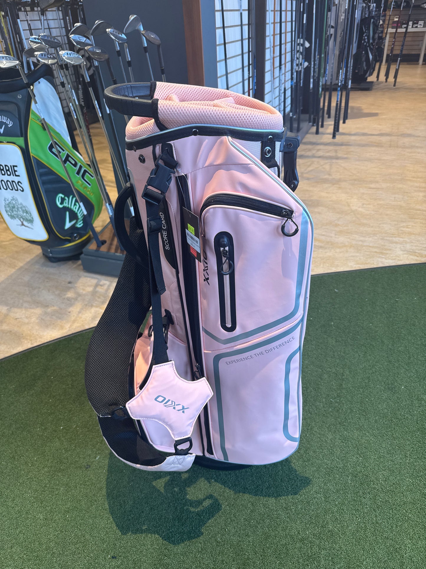 XXIO Ladies Stand Bag Coral Pink AT *