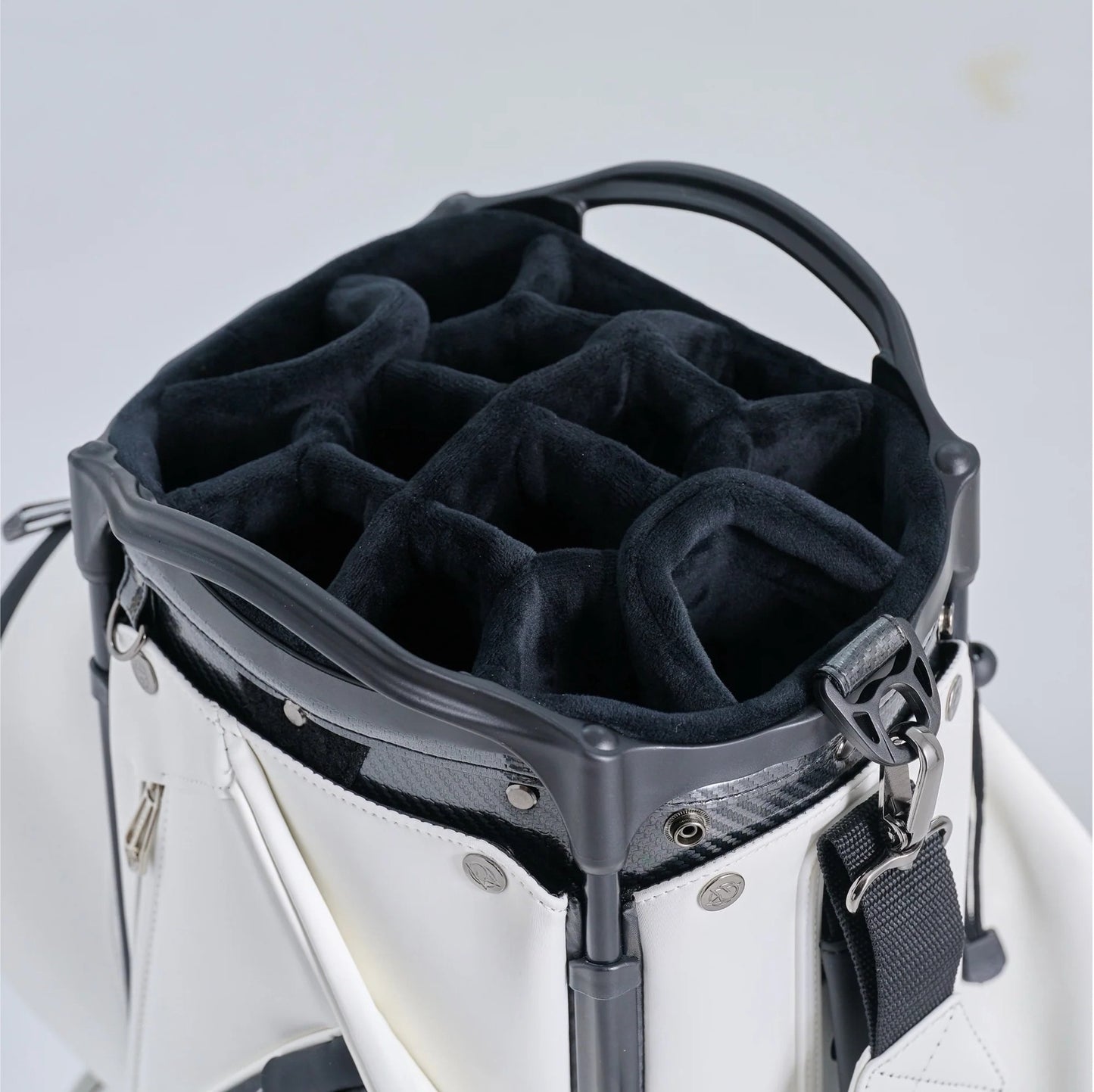 Omnix Moxie Cart Bag Polar Bear