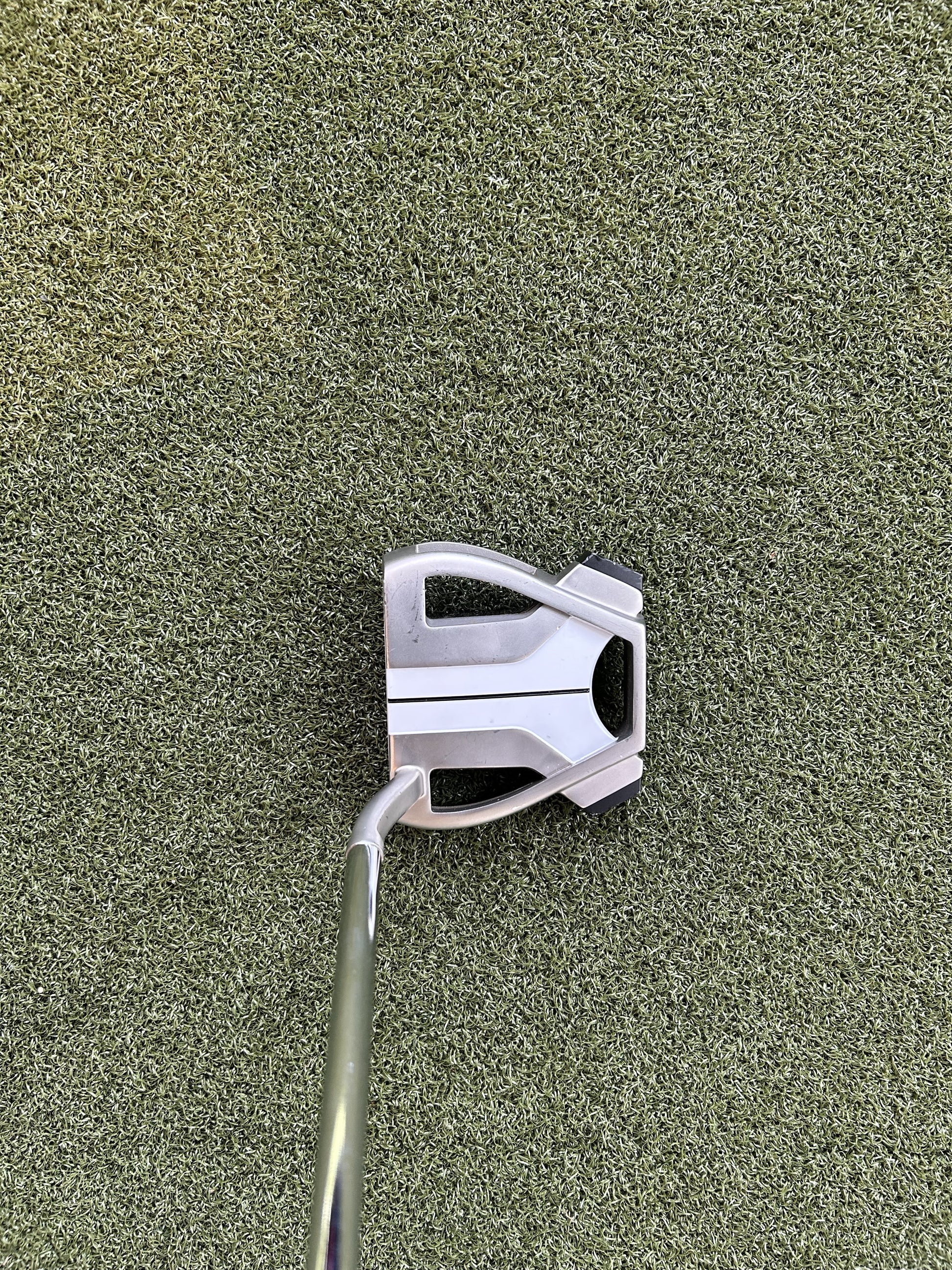 TaylorMade Spider X Putter RH S putter RH showing Premium Construction construction