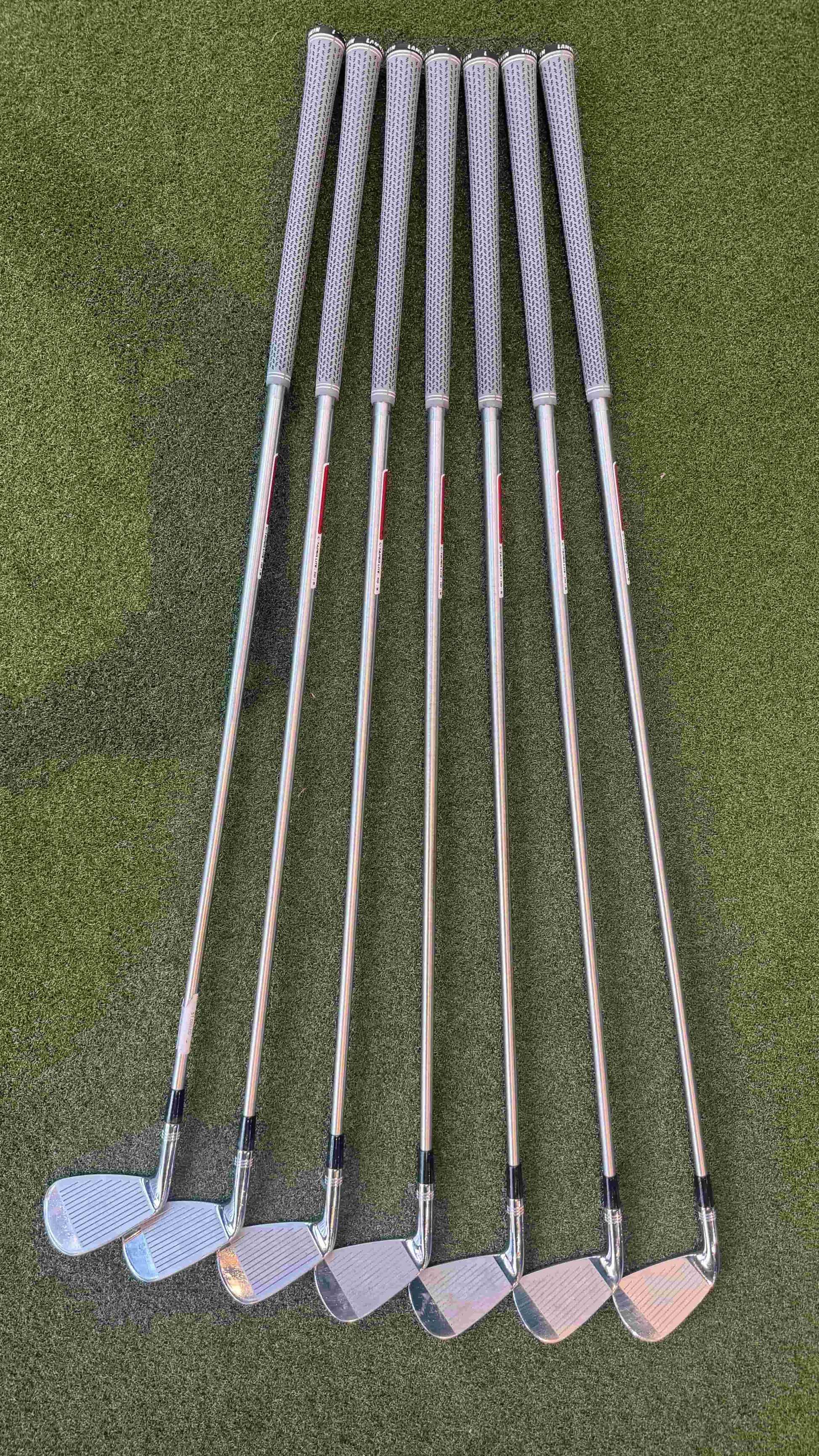 Wilson Staff 4~P RH iron set 4-P Steel shaft showing Premium Construction construction